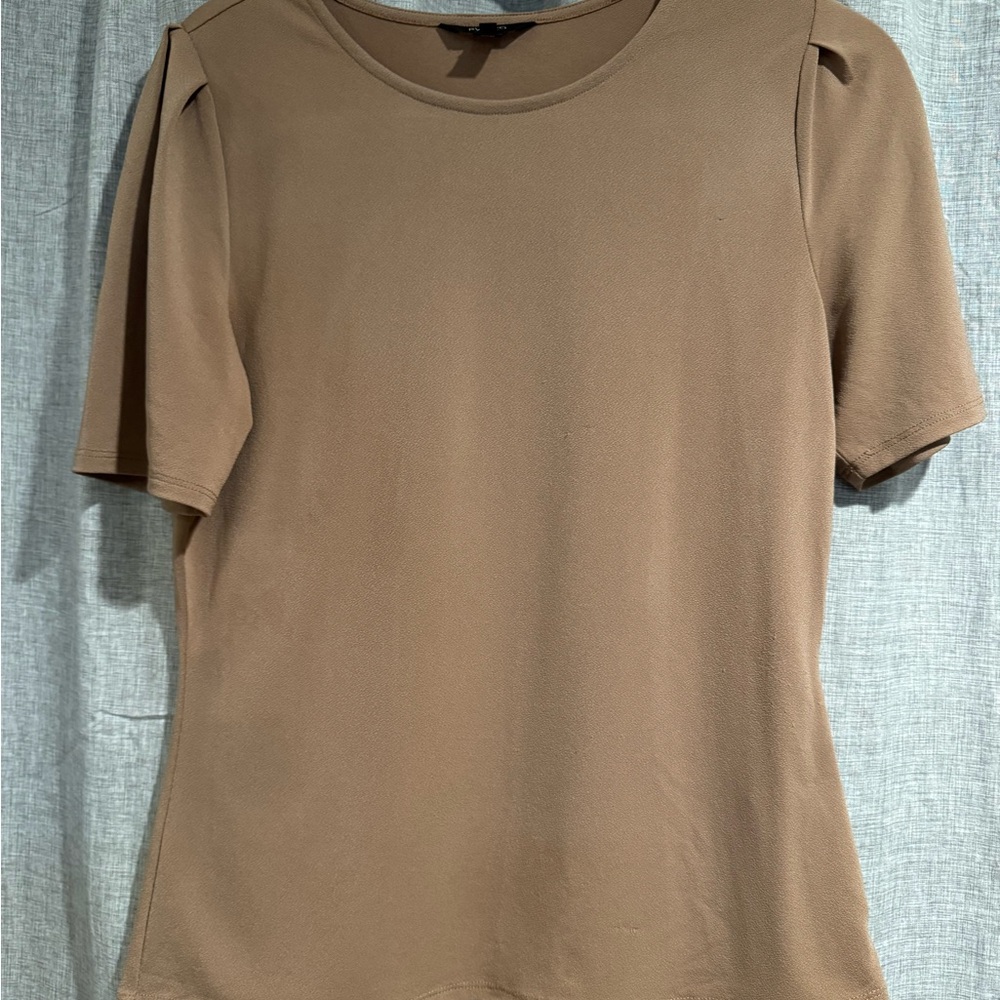 RW&CO. Tan Short Sleeve Women's Tee